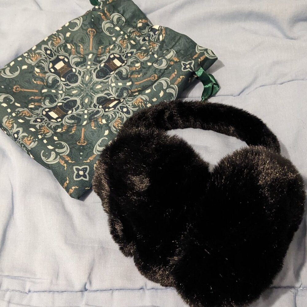 Study in drowning earmuffs